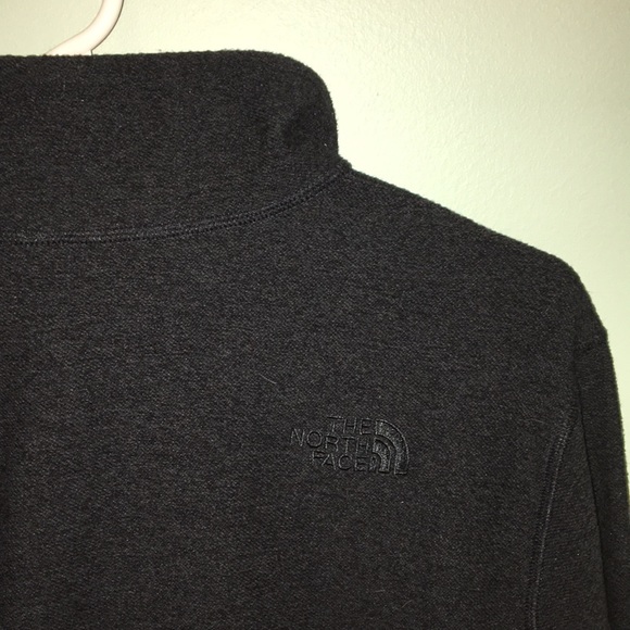 The North Face 1/4 Zip Sweater - Picture 6 of 6